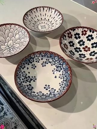 四个斗笠#大面碗   真的很不错,实物质感精致又高级,而且每一个图案~还不一样,可好看啦,颜色配色都很有设计感!#面碗 #陶瓷碗#碗 #陶瓷餐具