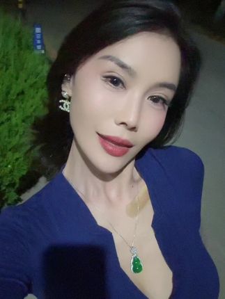 没技巧 硬骚#优雅气质 #每日分享 #夜晚的美 #气质 #散步