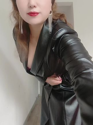 #生活就是自己给自己开心。