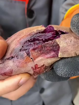 现挖紫罗兰紫薯 软糯香甜无筋无丝,小姐妹,可以做早餐或者晚餐吃哦,或者给宝宝做辅食都特别好#紫薯#粗粮#红薯#优质农产品 #紫罗兰紫薯