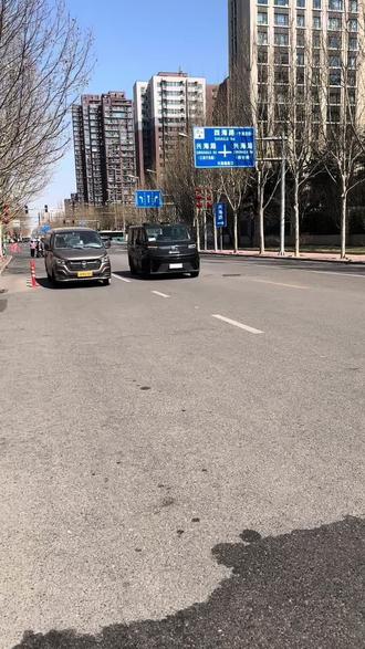 今天沉浸式打卡北京亦庄全国高级别自动驾驶示范区,亲身体验无人驾驶车。科技不再遥远,未来就在脚下。在日新月异的科技和变革下,希望我们不要掉队!##无人驾驶出租车 #亦庄