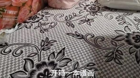 #开箱 #双女主 #漫画 #偷香
漫画在哔哩哔哩漫画上🥰