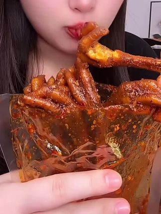 辣卤土鸡爪,四川风味,吃起来香香麻麻的,强烈推荐麻辣跟香辣味的❗香辣味是九分香一分辣(孕妈妈小孩都能吃)#妈呀太香了 #吃货女孩 #妈呀真香 #馋哭了 #油小卤