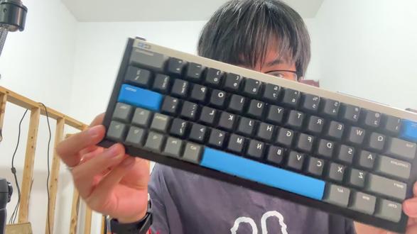 IQUNIX 铝厂EZ63连上电脑无反应,typec接口松动。#ez63键盘 #键盘 #键盘维修 #磁轴键盘 #维修