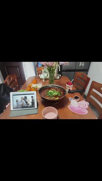 我的快乐你懂吗?
“王鹤棣牌“水煮牛肉”做法完整版📝”
#王鹤棣 #高能厨艺现场 #亲爱的客栈 #下厨的男人