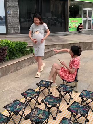#折叠小马扎 #折叠小凳子 #户外折叠椅子 #折叠椅 #小凳子 @DOU+小助手 @巨量千川