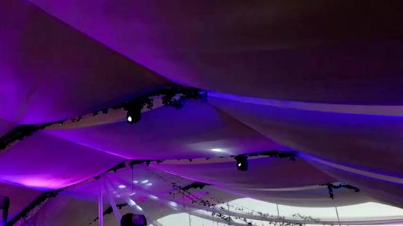 【深夜温庄,总有一盏KFC为你亮着】
加完班的深夜,温庄路肯德基的灯总是暖的。推门进去,熟悉的香气和店员的笑,瞬间卸下一身疲惫。这里像社区的“深夜食堂”,收留着晚归的人、赶作业的学生、歇脚的外卖员。一杯热饮,一份温暖,它安静地亮着,告诉每个路过的人:夜深了,还有地方等你。
#肯德基温庄店 #深夜食堂 #城市温暖
📍百姓量贩温庄店