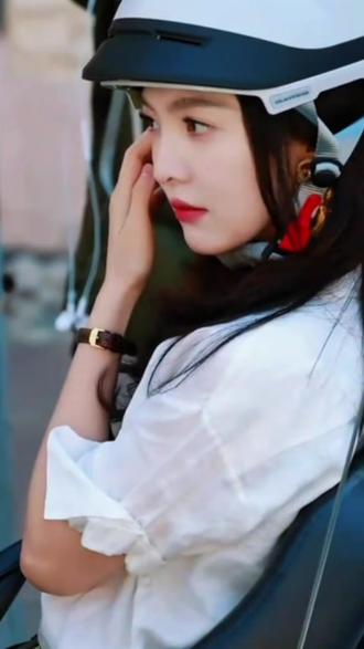 #娱乐最前沿 章若楠《想把你和时间藏起来》路透,优雅知性,气质拉满移不开眼#章若楠 #想把你和时间藏起来 #王安宇 #周也