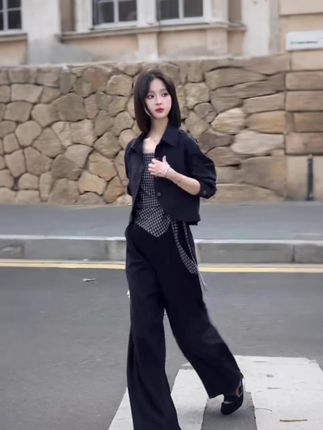 轻奢女装高级感收腰格子吊带短外套阔腿裤两件套 #时尚穿搭时尚穿搭时尚 #轻奢 #女装