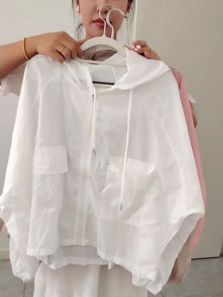 【新款防晒服】休闲百搭户外短外套2025新款纯色拼接短外套防晒服#穿出你的时尚你的感觉 #每日搭配分享👗时尚穿搭 #上衣穿搭
