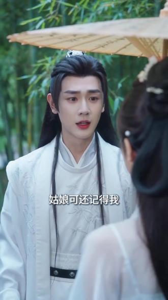 #AI素衣女子林间徐行 #抖音ai创作