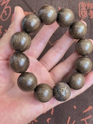 比香水更高级的味道,手过留香,金丝楠木阴沉老料手串#金丝楠木阴沉木手串 #文玩手串 #盘它就对啦