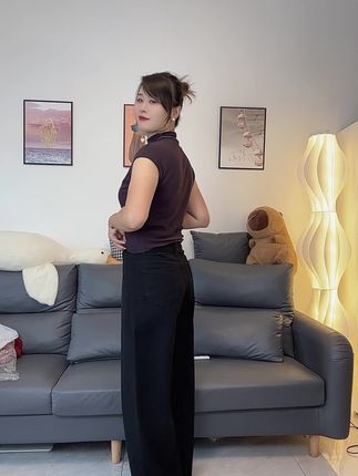 40多点买了一条牛仔阔腿裤,上身真是绝了只有裤型没有腿型!实物质感超好!喜欢的姐妹放心入#显瘦穿搭#阔腿牛仔裤#强烈推荐#裤子