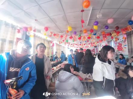 2025在一个普通的周三结束
这一年哭过笑过 有挫折有进步
庆幸自己还活着 2026继续加油!
#元旦 #职高