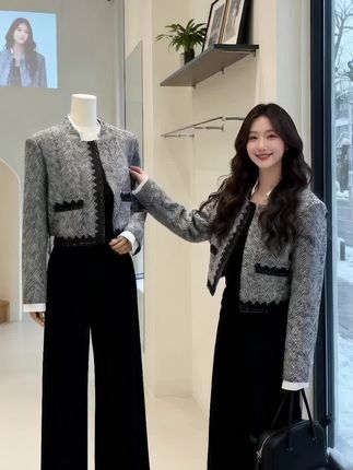 #小香风穿搭 #早秋姐感气质穿搭 #当我放弃幼态审美尝试成熟穿搭 #轻松摆脱路人感的韩系穿搭#这就是老钱风穿搭的魅力吗 @抖加上热门  @抖音小助手
