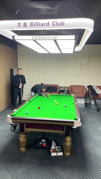 现在的小孩打球真有样。#台球🎱 #追分 #招远大金台球