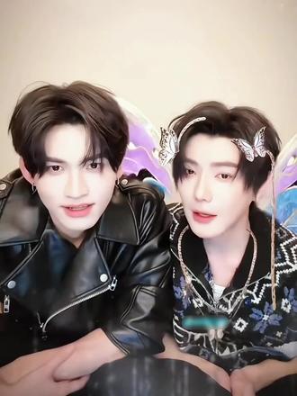 震惊😲普普家出现了一个巨大的小王子labubu 还有亲子装这日子是过上了😂😂😂#云旗 #郝熠然 #普普 #云熠 #labubu