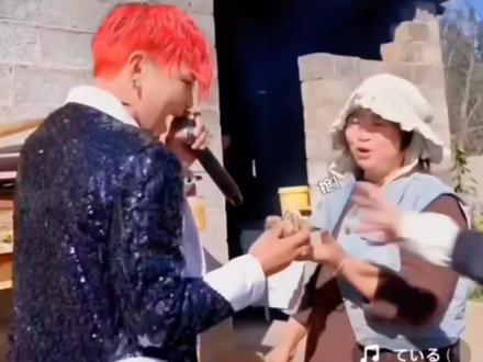 新歌《妈妈》上线|以歌寄情,致敬平凡又伟大的母亲,每一句都唱进心底最柔软处❤️
#蹦山咔拉咔