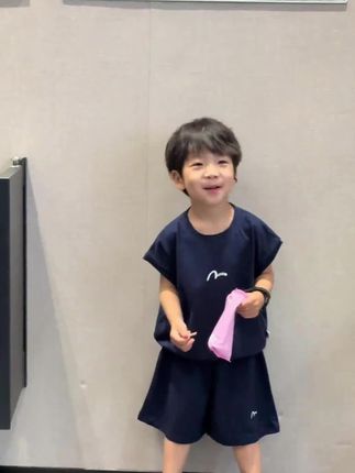 男童夏装纯棉套装2025新款儿童韩版时尚舒适卡通印花无袖背心短裤