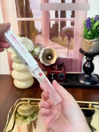 唇部精华油凡士林润唇膏唇油补水保湿滋润防干裂去死皮不油腻男女#每日分享 #女性保养 #女生必备 #润唇膏 #补水保湿