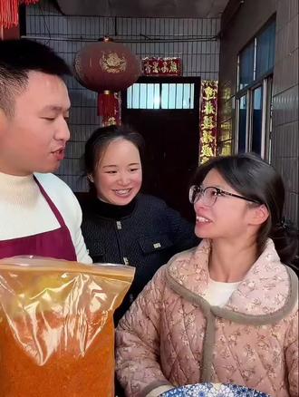 名模坤“哈哈哈 ”#搞笑 #名模坤直播间. #上热门 #创作者扶持计划 @抖音热点 @抖音创作小助手