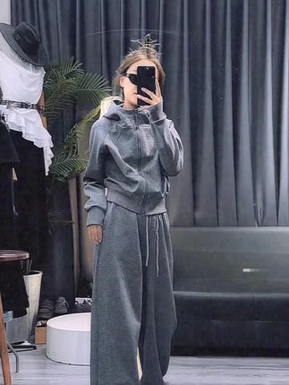 @拉珍服饰店小号店 #灰色波点连衣裙 #社交礼服裙推荐 #背心女内搭宽松版 #空顶防晒帽子