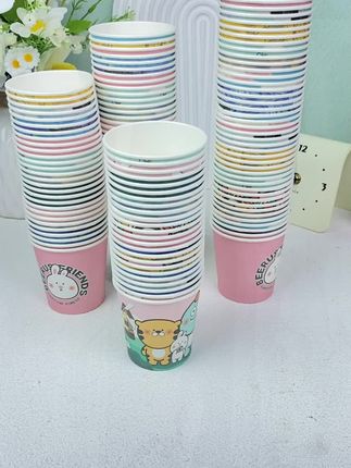 鑫洁欣一次性纸杯,9.9元就有200只,性价比超高。家里孩子多,随时都要喝水,用这个纸杯方便又卫生。纸杯图案多样可爱,孩子们可喜欢了。过节的时候,家里来客人,拿出这些纸杯倒上饮料,特别有氛围。不用再担心杯子不够用或者洗杯子的麻烦。#好物推荐🔥 #纸杯