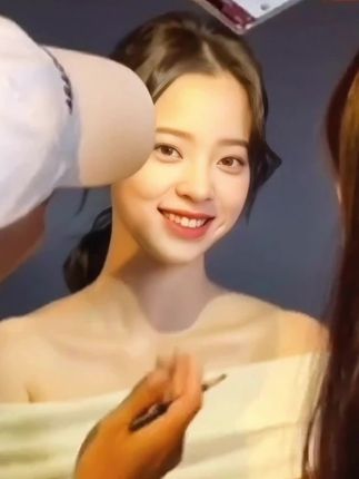 卡卡杜护唇膏,欧阳姐妹推荐款,会变色还清透,形成唇膜修护嘴唇,焕发好气色很可~#欧阳娜娜 #欧阳妮妮#唇膏 #夏日化妆#好物推荐