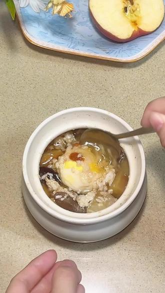 女人特殊时期必喝苹果酒酿鸡蛋,暖宫又暖胃
早上来上一碗真的好舒服#养生汤 #酒酿鸡蛋 #苹果酒酿 #女人必喝