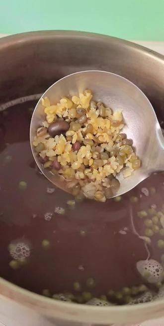 解暑绿豆汤-一锅绿豆汤两种功效#美食最抚凡人心 #今天也要好好吃饭 #绿豆汤做法