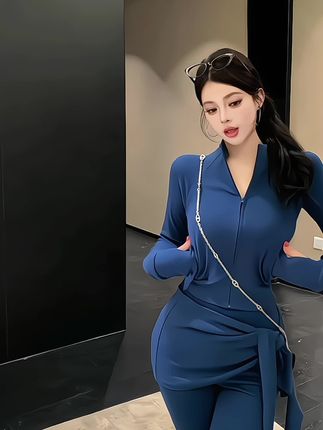 #时尚搭配服装 #女神范 #御姐范 #好身材好气质