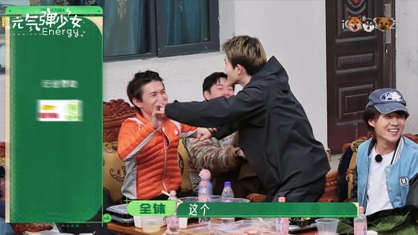 “只有你猜哦~”#言归何昊 #何浩楠李昊 #李昊何浩楠 #我的cp天下第一甜 #十个勤天