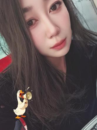 祝你新的一年牛逼,过得最好,干啥啥顺,天天就龇牙嘎嘎笑,咋吃都不胖,还没烦恼,我祝你全家身体健康!出门就卡卡捡钱,就发财,一点事没有,我给你找人了,你就活,没人活还过你,去吧