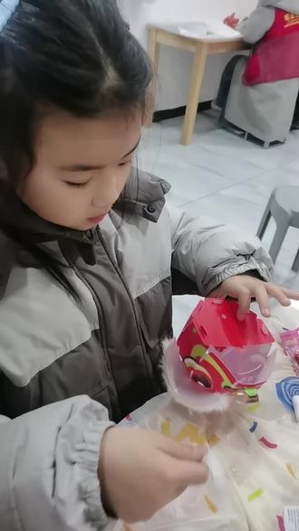 带娃们做舞狮灯笼咯!咱全程只动嘴不动手#手工diy #小朋友玩具