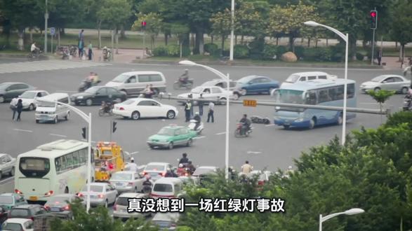 “真没想到一场红绿灯🚥事故,最后竟换了辆全新领克03!”
对方赔付维修费4.8万,但是心里疙瘩,刚刚提的车,唉😮💨
正当徐哥为“修了贬值、不修可惜”的难题发愁时,突然想起提新车时搭配购买的瑞里“焕新保”——这款产品承诺“定损超30%,直接换新车”。
着试一试的心态,徐哥联系了瑞里的专属顾问。从事故报案到定损核算,再到新车置换对接,全程无需繁琐跑腿,专业团队一站式跟进。
最终在焕新保的保障支持下,徐哥不仅省去了旧车维修后贬值的烦恼,更成功置换到新车领克03,这款兼具运动质感与实用性能的车型,完美匹配她的出行需求。
凭借瑞里汽车服务“焕新保”产品,顺利完成旧车置换,开上了心仪已久的新车,言语间满是惊喜。
徐哥的顺利焕新,正是瑞里“焕新保”的实力见证。
这款王牌产品不仅解决了大事故后的车辆残值焦虑,更贴心覆盖日常小事故场景:只要定损金额在车辆发票价的10%-30%,就能享受现金补偿,累计可享6次,轻松覆盖维修期间的代步、误工等隐性成本。
不管是突发严重事故想换新车,还是日常小剐小蹭想减少损失,瑞里“焕新保”都能精准匹配需求。无需复杂条款解读,不用漫长等待赔付,让每一位车主都能在意外来临时,多一份从容与保障。
一年以内的新车主,现在选择瑞里汽车服务“焕新保”,解锁双重核心保障:
✅ 定损≥30%,免费置换新车,告别事故车贬值烦恼
✅ 10%-30%定损区间,6次小事故现金补贴,覆盖全场景风险
✅ 全程专人对接,置换流程便捷高效,省心又省力
了解“焕新保”详情,可后台私信555