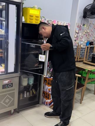 #vlog十亿流量扶持计划 #原创视频 #开店日常 我就是主打一个拆台 哈哈