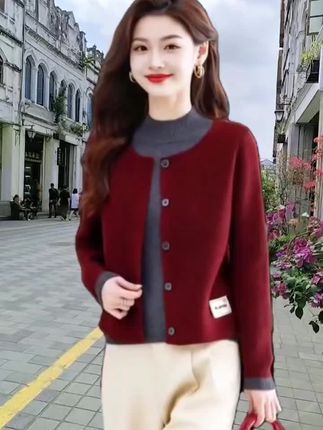 #时尚减龄穿搭 #假两件针织开衫外套 #面料柔软舒适 #谁穿谁好看#穿出自信穿出美丽
