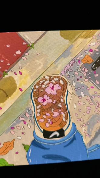 1. 把春天踩在脚下|樱花落鞋底手绘全过程
2. 治愈系水彩|一步一步画满街樱花
3. 零基础也能画|春日樱花街头视角插画
1. 起稿:用铅笔轻轻画出鞋底、裤脚、马路和台阶的轮廓,确定樱花散落的位置。
2. 铺底色:
- 牛仔裤:天蓝色平涂,留一点白色高光。
- 鞋底:暖棕色平涂,画出鞋底纹路。
- 路面:浅灰色+红砖墙色,台阶用黄绿色过渡。
3. 画樱花:
- 大花瓣:粉色+白色晕染,花心点深粉。
- 小花瓣:直接用浅粉色点画,随意分布在鞋底和路面。
4. 加细节:
- 枯叶:橙黄色+棕色描边,放在路面角落。
- 阴影:用深灰色在鞋底下方、台阶边缘画出阴影,增强立体感。
5. 调整:用白色高光笔点缀花瓣边缘和路面反光,让画面更通透。@抖音创作小助手 @抖音小助手 #丙烯 #治愈画风 #绘画过程分享#春天的色彩#原创 #绘画过程分享