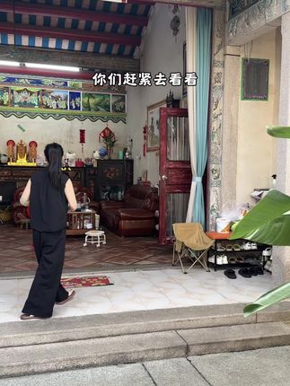 转季了厂家为了出新款,直接把这双鞋拿出来破价清仓了,经典不过时的小白鞋,承包每天不同风格搭配,上缴轻便舒适,超柔软透气。这个牌的清仓价,就算穿个半年都太划算了!要是连接还在的话,赶紧的去看看还有没有库存,拍不了就是清完了#超便宜超划算 #运动鞋 #宽脚胖脚都可以 #小白鞋 #鞋子推荐