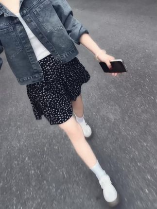 学会控制情绪,一半是为了尊重别人 另一半是为了保护自己....#早秋穿搭#秋季新款#休闲百搭#洋气时尚#穿出自己的风格