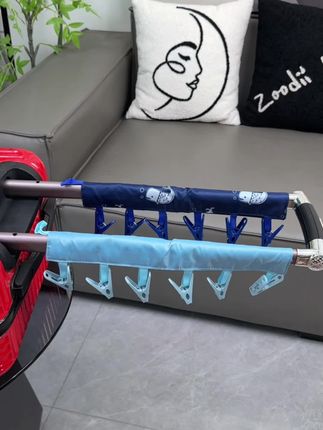 出差旅行带它超方便~可折叠不占地方,布艺材质护衣物,能挂能夹超实用,家用外出都合适,轻松解决晾衣小麻烦~