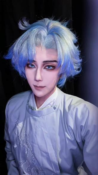 万一你亮哥是想帮懿娘娘解闷呢
毛色致歉,是用的天机白泽的毛
#亮懿 #震环传 #cos试妆 #王者荣耀