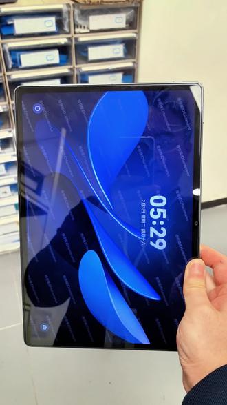 今天到华为授权服务中心,维修更换平板的屏幕#这服务也太暖了吧 #华为优惠活动 #华为换屏幕 #华为换电池 #一马当先年年有为