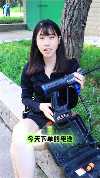 喷头角度可以灵活调整,车梵品高压水枪,车顶车轮缝隙污渍都能冲洗到#洗车 #洗车神器