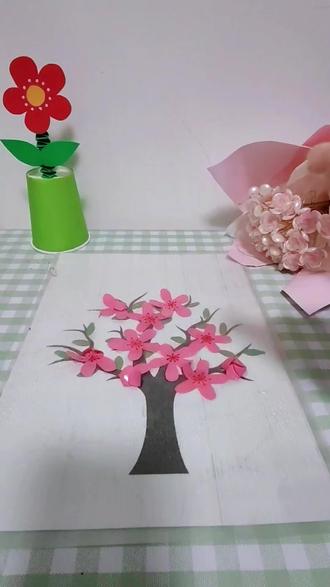 春暖花开,万物复苏。快带孩子一起做喷水开花的小桃树吧,简单有趣。#手工 #亲子手工#科学小实验