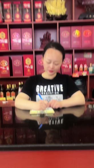 5月23日晚餐,晚上二家待煤酒,很多人以为开餐饮容易,门槛很低,但是只有干过的人才知道这里面的艰辛,客多人累,客少心累,这次在柏垫街上,还有的人不知道在柏垫有个饭店叫做“凤凰酒楼”,当时听完,感觉自己的工作还没有做到位,宣传也不到位,真的还有很多需要学习的地方,我深知在餐饮的这条道路上,以匠心守初心,用味道赴前程。餐饮之路,没有捷径,唯有坚守与热爱方能行远#餐饮人加油💪