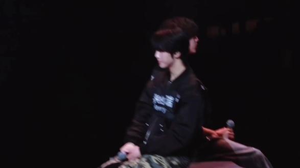 时隔一年5月21天的我们,重逢了💛💚
“刚开始是张桂源主动邀请的我”
“珍惜身边的人”
#桂瑞 #太阳与地球 #荣耀之战