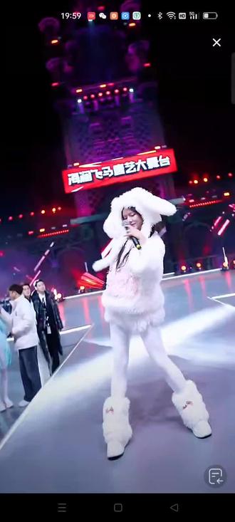 田少回归第二天给老板带回一个礼物,表妹汪琪林多才多艺加入了彩虹唐,恭喜老板又得一员大将,@🌈唐艺(今晚7点海澜飞马梦想舞台)