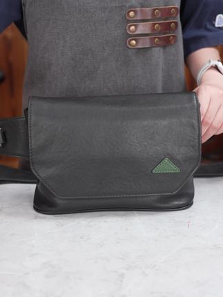 皮料选得真好,做工也精致 #胸包#单肩包#斜挎包#男包#男人