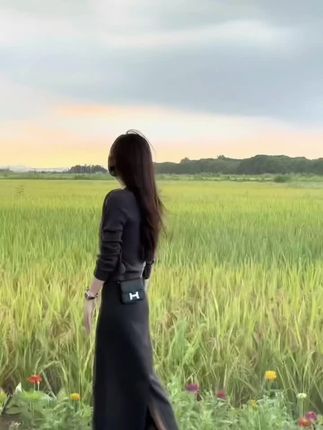 #秋季上新 #高级感穿搭 #时尚气质 #遮肉显瘦 #韩系穿搭